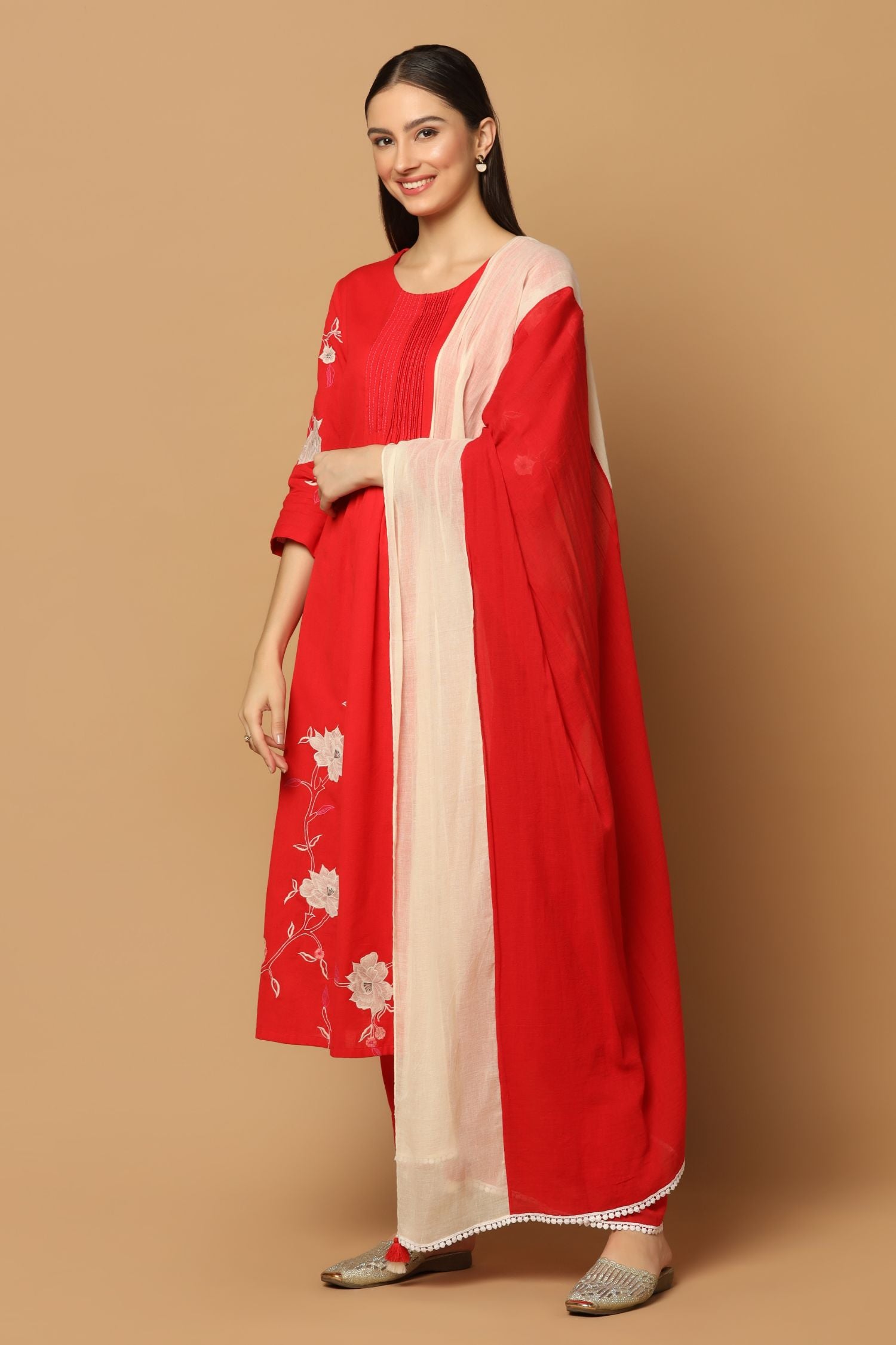 Red Kurta Set with Floral Applique Work and Dual Colour Dupatta