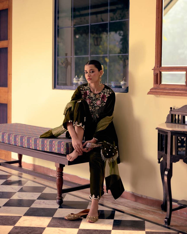 Emerald Floral Embroidered Velvet Kurta Set