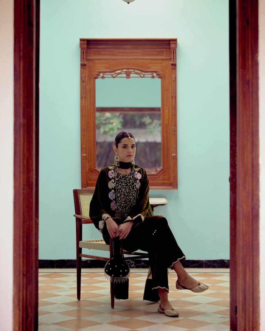 Meadow Floral Embroidered Velvet Kurta Set
