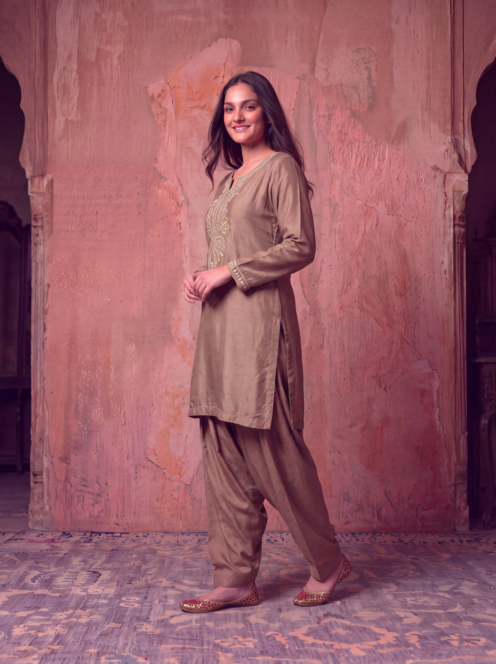 Gulnaar Zardozi silk Farshi Set
